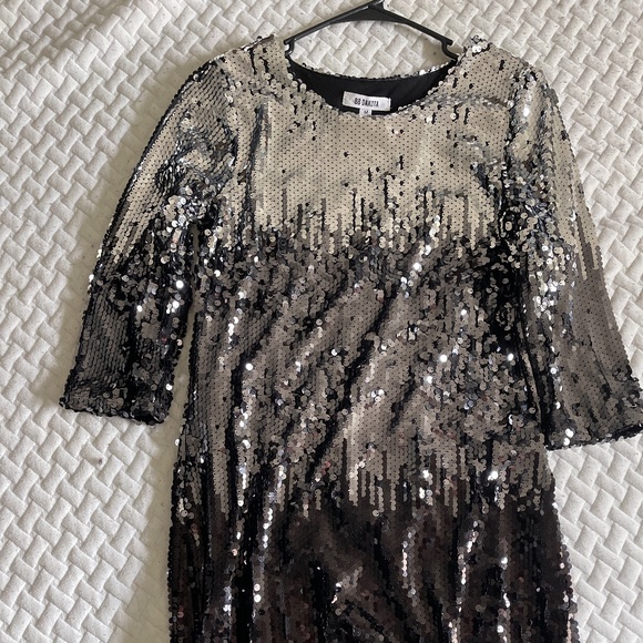 Sequin dress - Picture 1 of 3